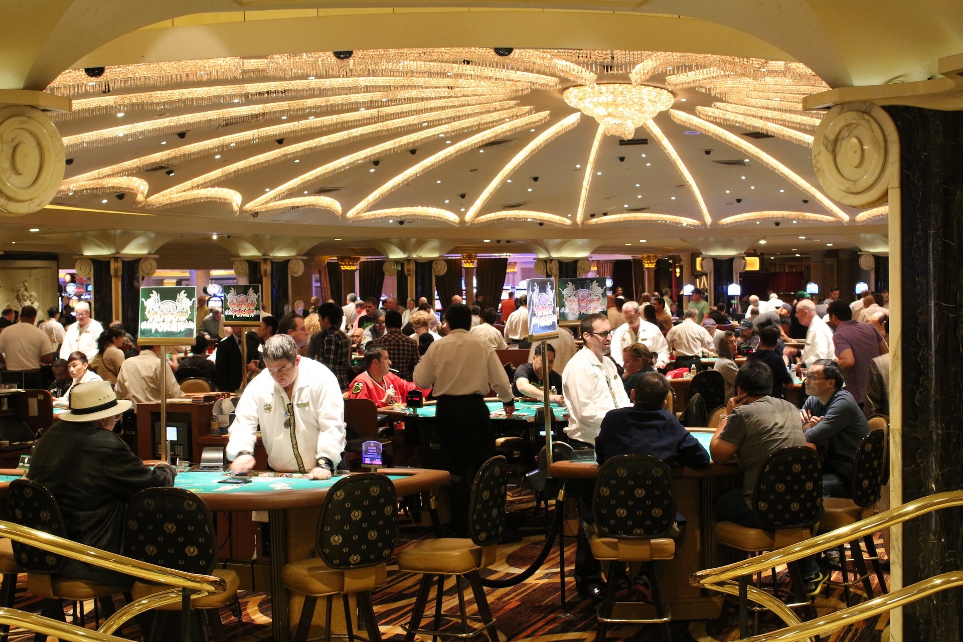 Understanding Casino Cage Operations: An Insider’s Guide to This Essential Role