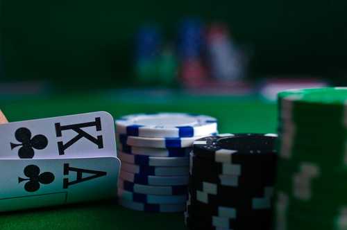 Key Features That Define Game King Video Poker AIG