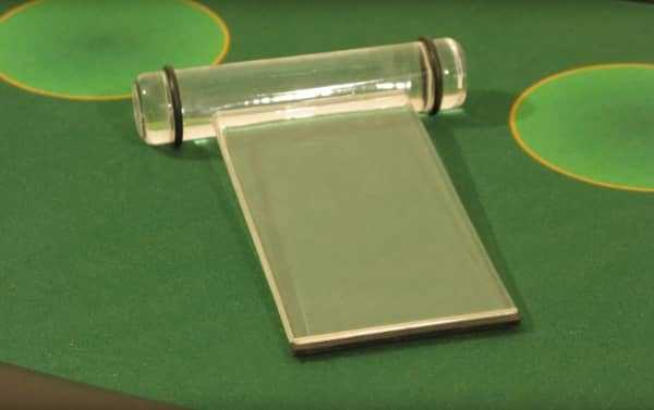 A picture of a paddle A picture of a paddle