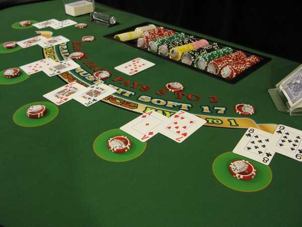 Every player tipped the dealer five dollars Every player tipped the dealer five dollars