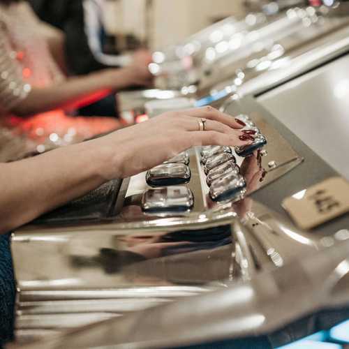 How Online Casinos are Creating Deeper Player Experiences without Physical Venues